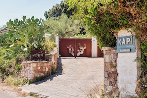 Entrada de la propiedad