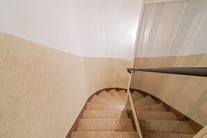 Interior - GuestHost - Exclusive apartment perfect for 4 guests located in the very center of Padua, in the luxury shopping street, immersed in the magic of the squares, a stone's throw from the Scrovegni Chapel, the Bo, the Palazzo della Ragione, the Duomo and 1 (Padova)