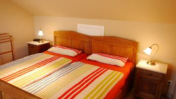 1 slaapkamer, een strijkplank/strijkijzer, gratis wifi, beddengoed