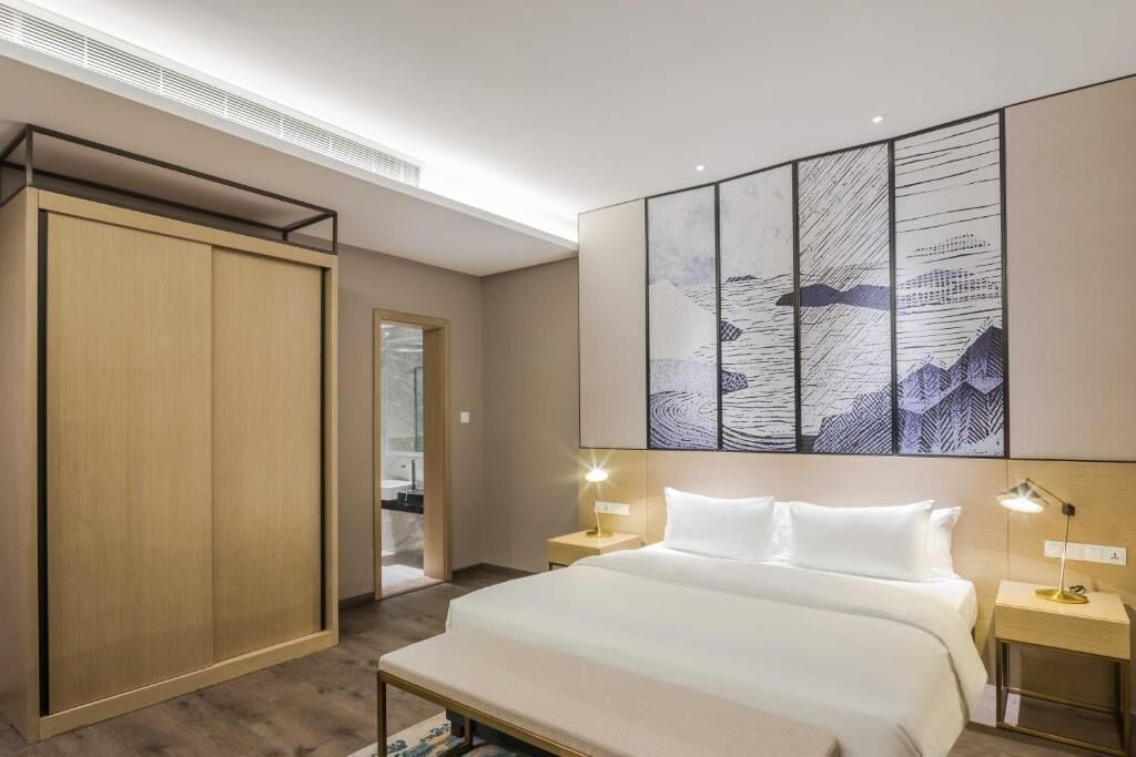 2 bedroom suite | minibar, in-room safe, desk, iron/ironing board