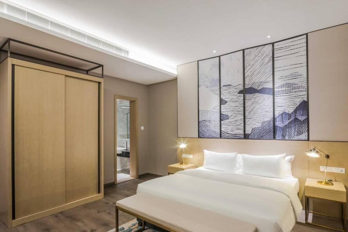 2 bedroom suite | minibar, in-room safe, desk, iron/ironing board