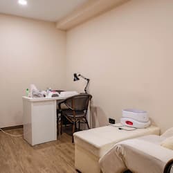Soins corporels, soins d'hydrothérapie, massages des tissus profonds