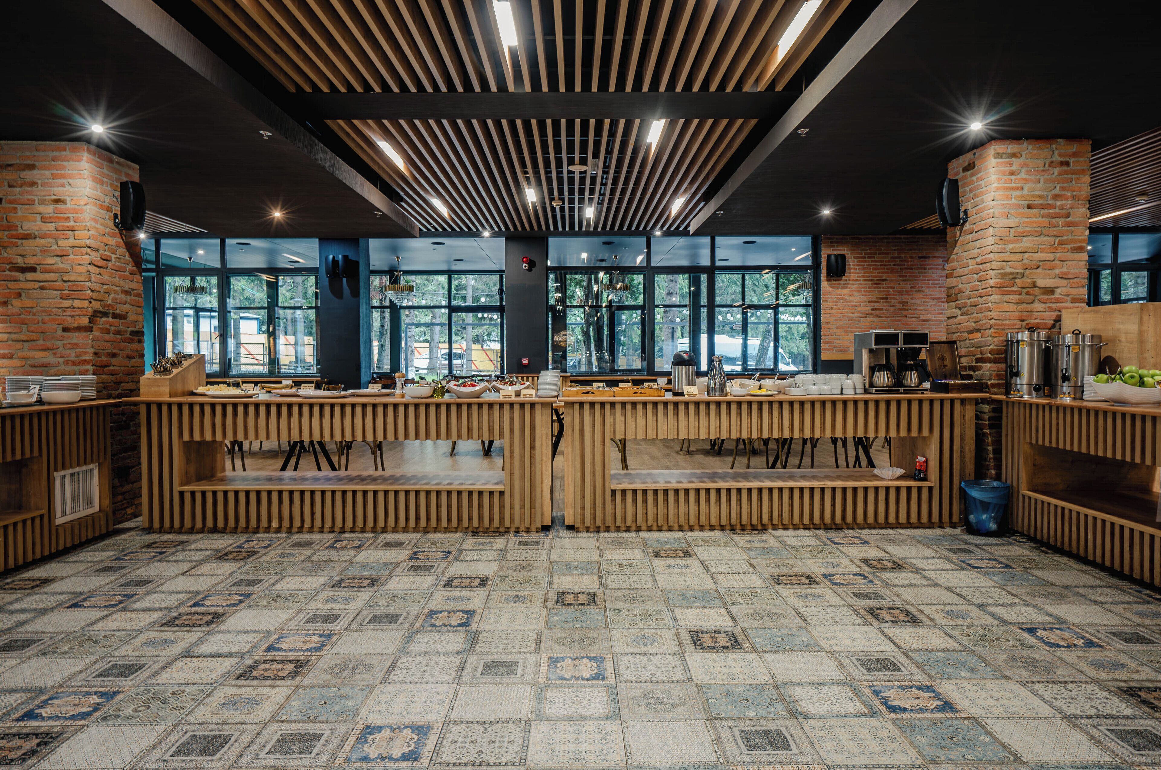 Päivittäinen buffetaamiainen (30 GEL per henkilö)