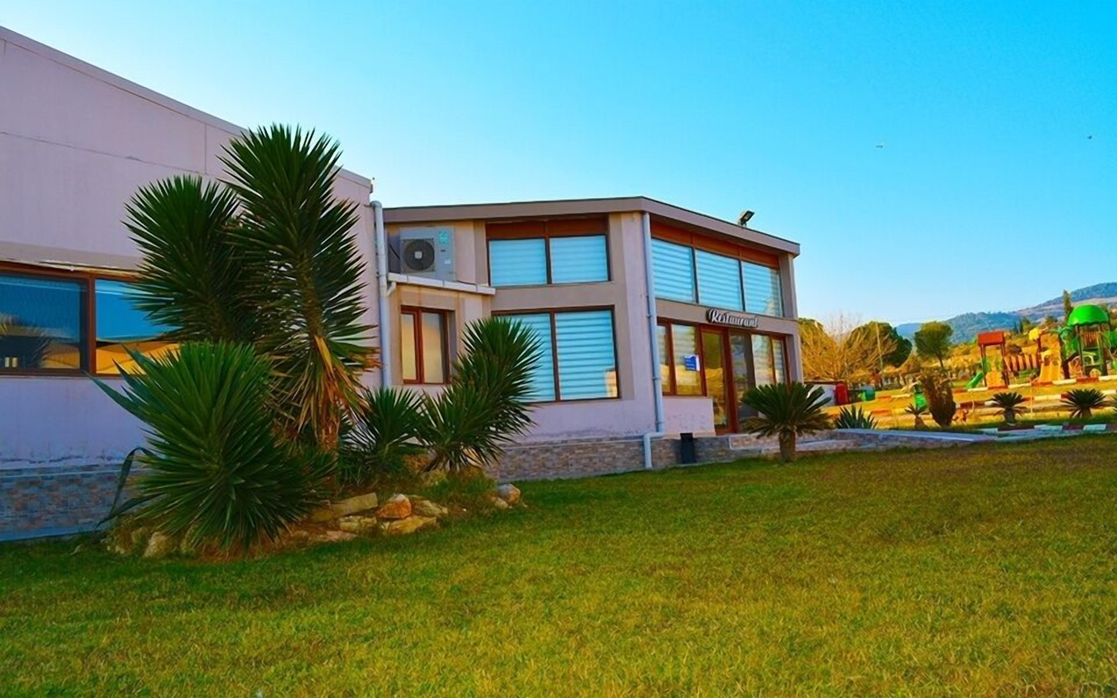 Aamiainen, lounas ja illallinen; turkkilainen keittiö 