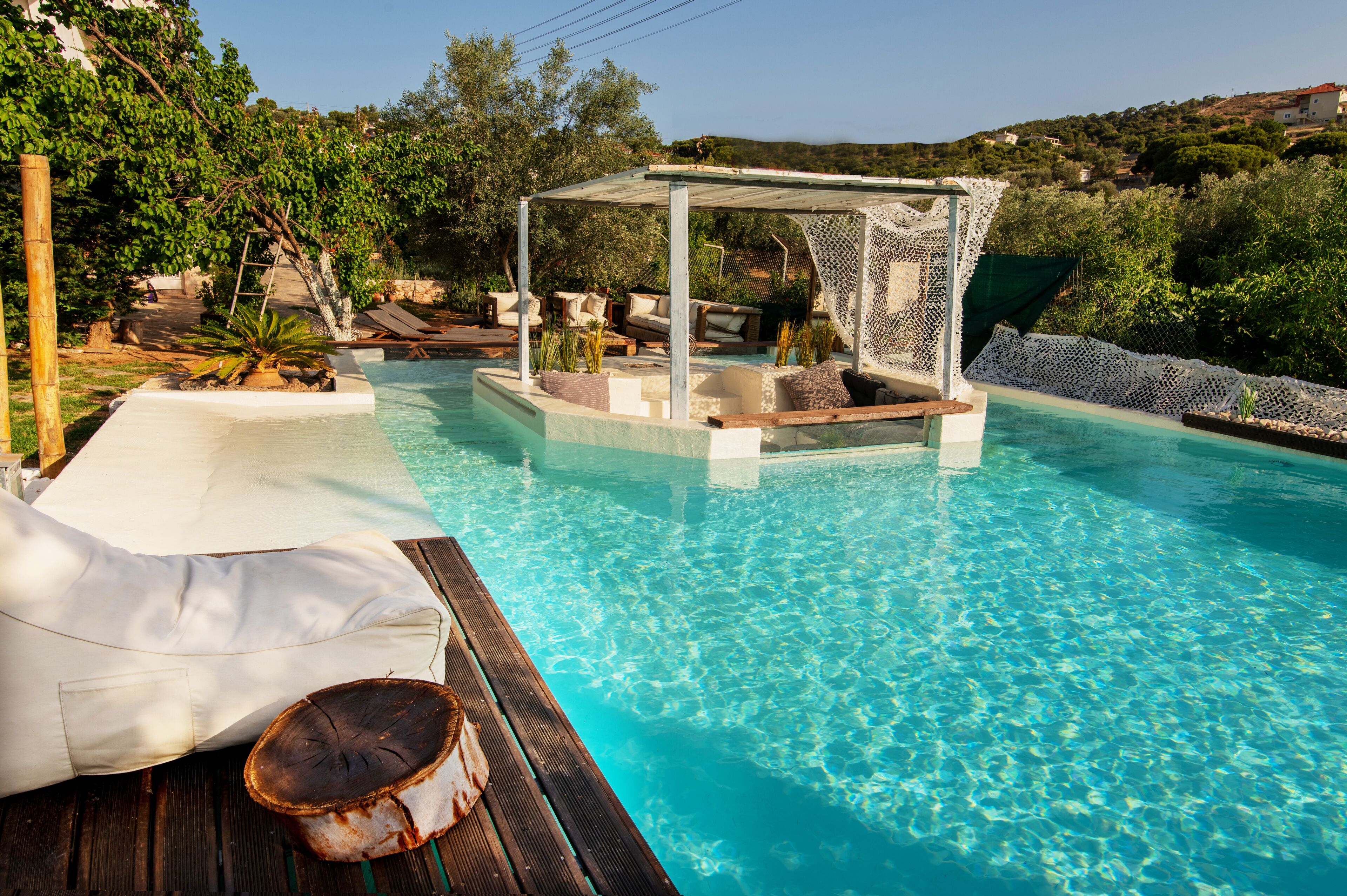 حمّام سباحة خارجي