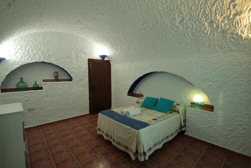 La Chumbera Caves - La Higuera