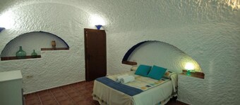 La Chumbera Caves - La Higuera