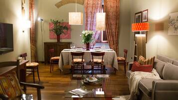 Smart TV, fireplace, video games, DVD player