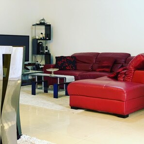Living area - Furnished Marist apartment in Dakar in a gated community (Dakar)