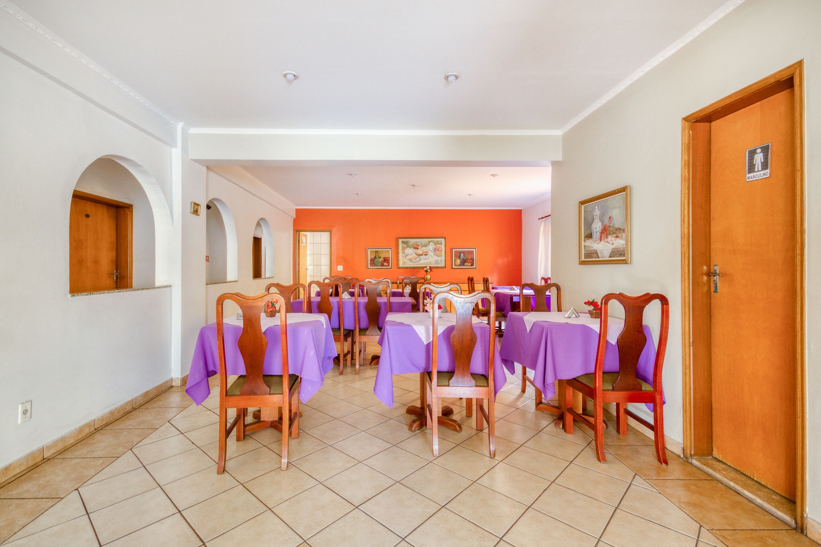 Desayuno continental gratuito y diario