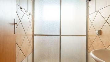 淋浴设施、免费洗浴用品、毛巾、肥皂