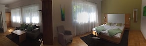 Hypo-allergenic bedding, desk, iron/ironing board, free WiFi