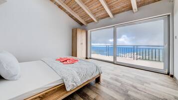 Panoramic Villa | 5 bedrooms, desk, iron/ironing board, free WiFi