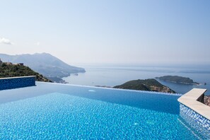 Infinity pool - Villa Adriatic Horizonte (Lapcici)