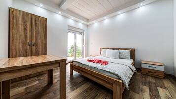 Panoramic Villa | 5 bedrooms, desk, iron/ironing board, free WiFi