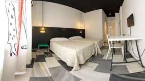 Individually furnished, iron/ironing board, free WiFi, bed sheets