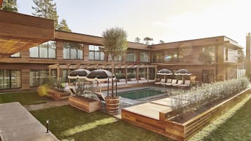 المنشأة من الخارج