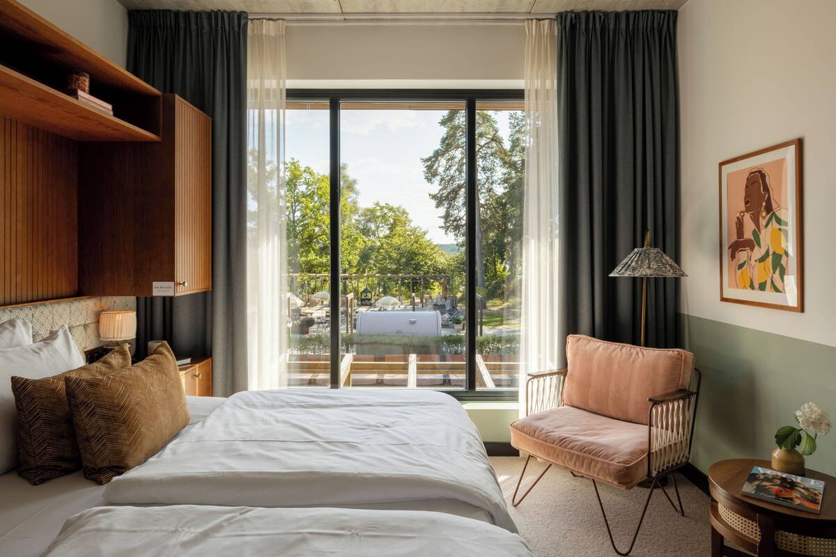 deluxe double room | 1 bedroom, premium bedding, pillow-top beds, minibar