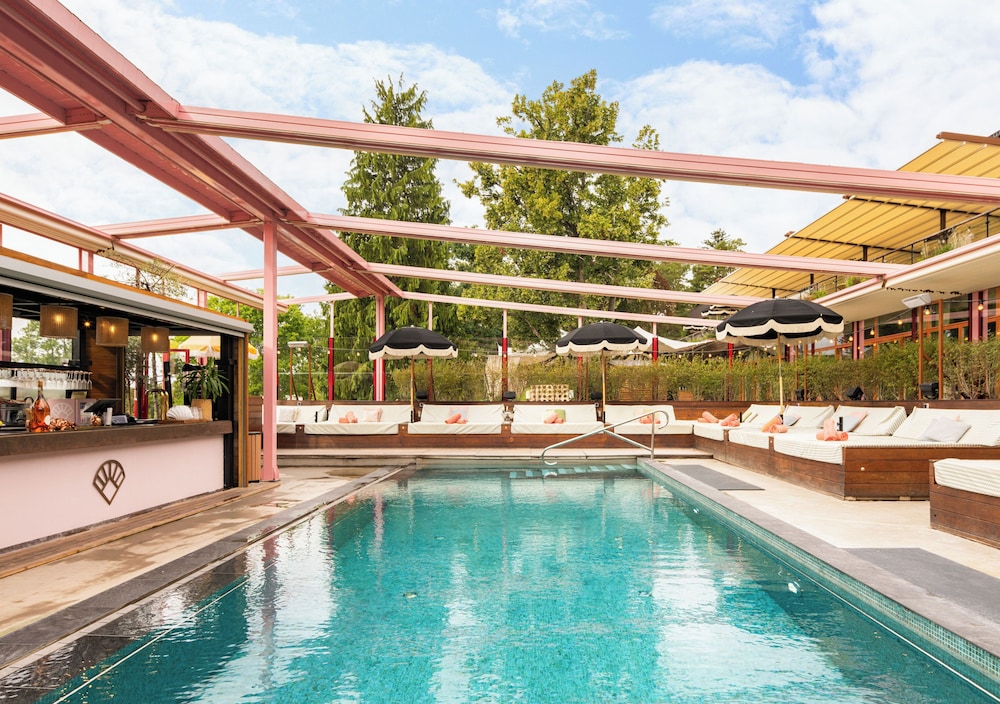 Ellery Beach House by null