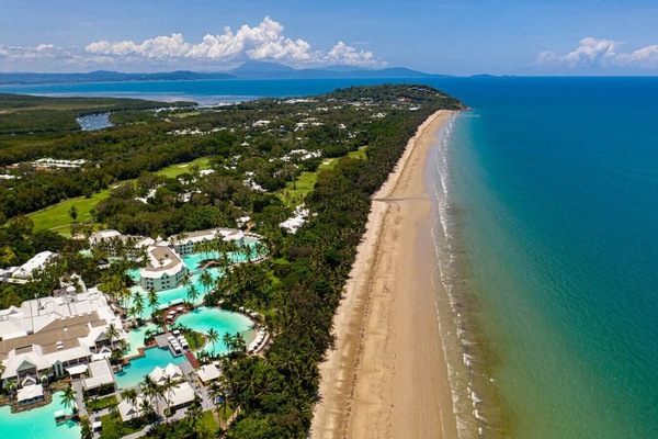 Coral Shore Villa - Coral Shores Villa- Private Villa located Complete beachfront in Port Douglas` most exclusive resort