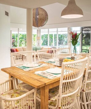 Dining - Villa 437 · Coral Shore Villa (Port Douglas)