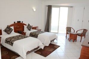 Individually decorated, individually furnished, desk, free WiFi - Bouregreg (Rabat)