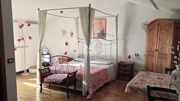 1 habitación, ropa de cama de alta calidad, cubrecamas y minibar