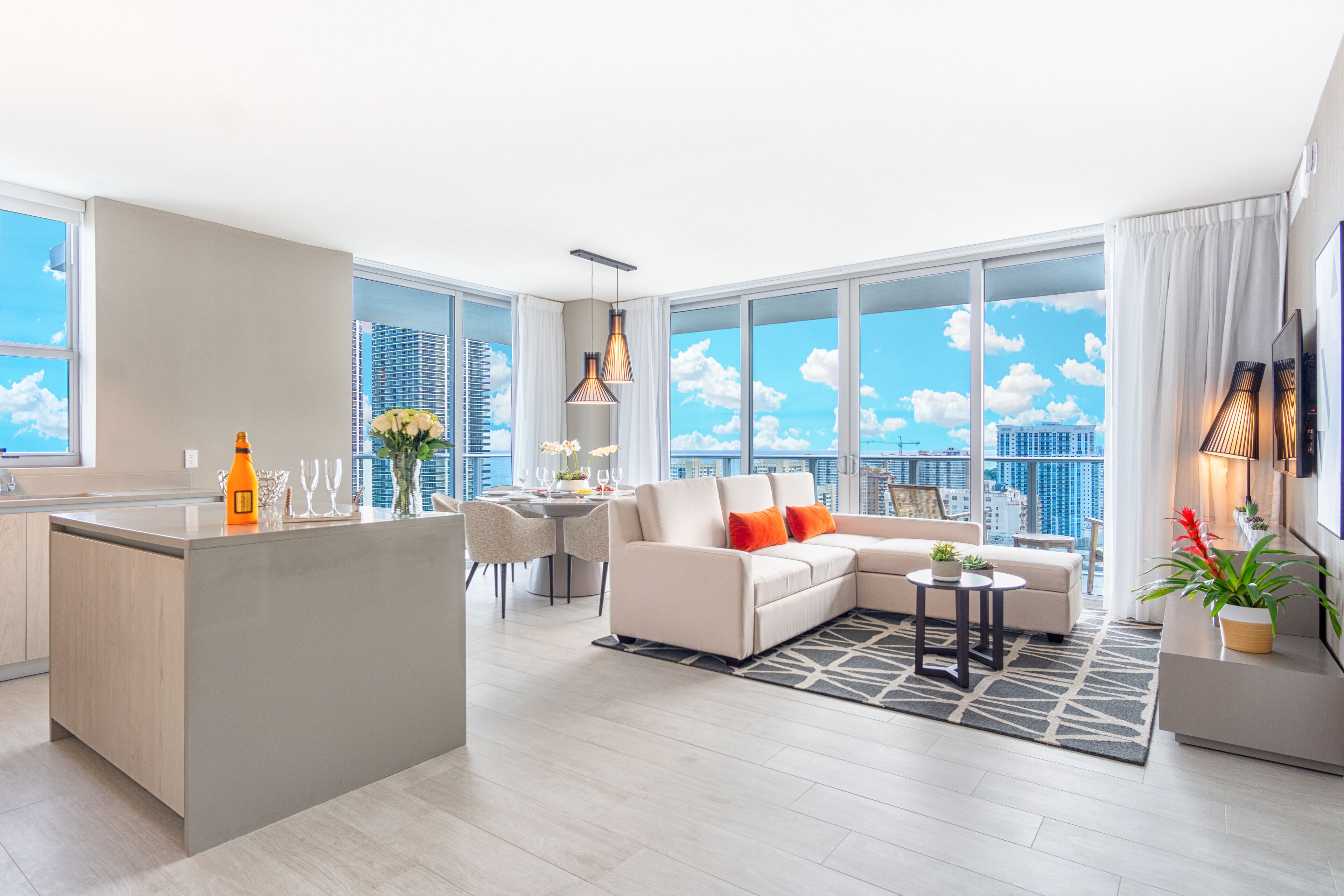 Smart-TV, Netflix, smarthøyttalere og strømmetjenester