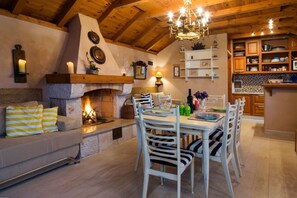 Studio, Sea View | In-room dining - Studio Zavala (Jelsa)