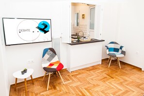 Appartement, 1 chambre | Coin séjour | Télévision à écran plat