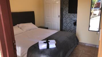 Laptop workspace, iron/ironing board, free WiFi, bed sheets