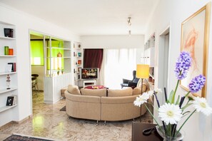 Apartment, 2 Bedrooms | Living room | Flat-screen TV