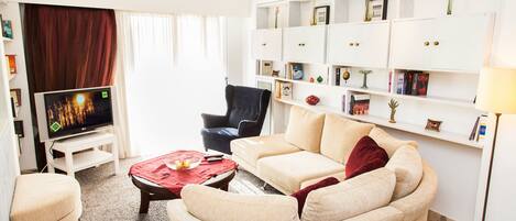 Huoneisto, 2 makuuhuonetta | Oleskelualue | Taulutelevisio