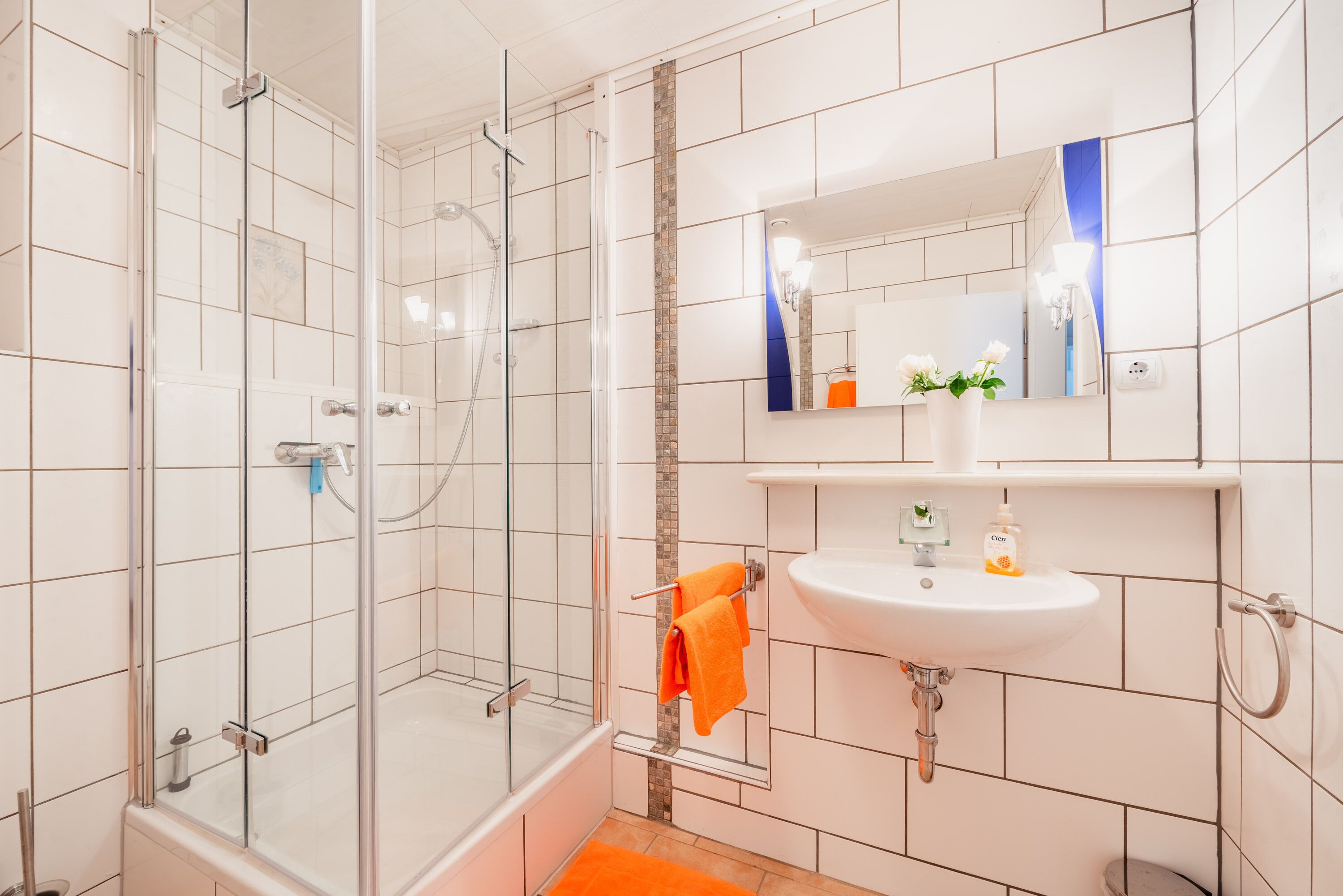 Comfort Condo | Bathroom | Shower, hair dryer, towels