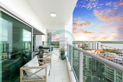 Zen By The Water: Top CBD Location ~ Pool ~ Views