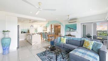 TV, Netflix, streaming services