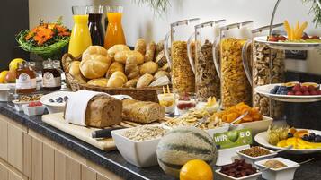 Daily buffet breakfast for a fee