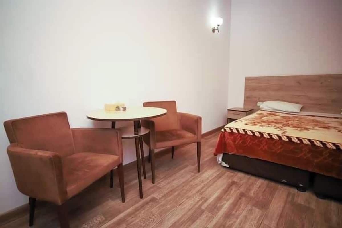 Standard Double Room | 1 bilik tidur, peralatan tempat tidur premium, dihias secara berasingan