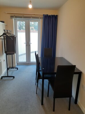 Living room - City View Lodge apartments (Cambridge)