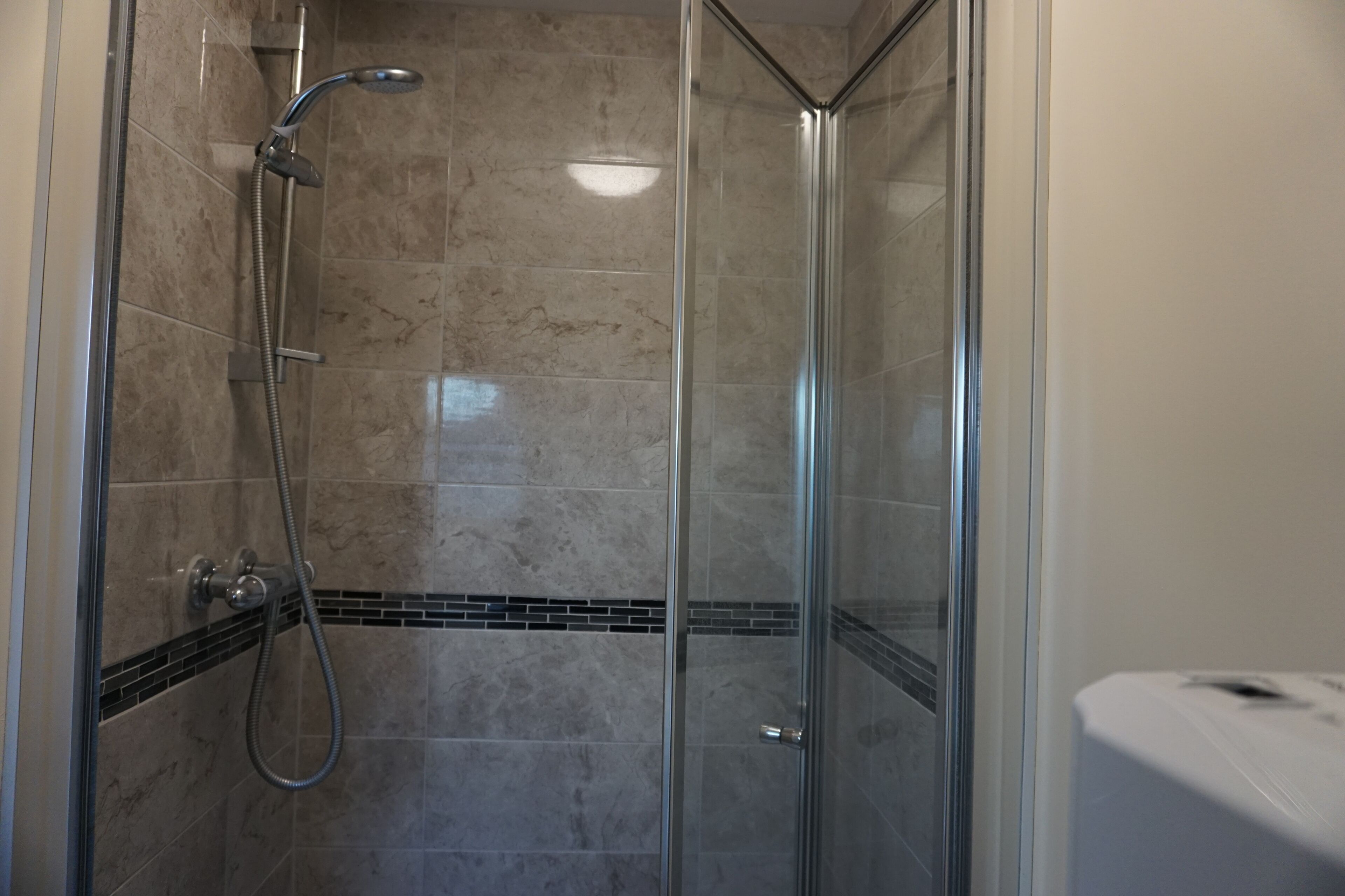 City View Lodge lovely Studio Apart - 6 | Douche de la salle de bain