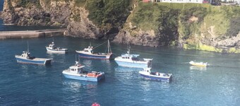 Lobber - Sea views apartment with parking in a house overlooking the bay