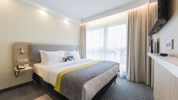 Standard Room, 1 Double Bed (Free Breakfast) | In-room safe, laptop workspace, blackout drapes, soundproofing