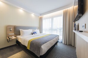 Standard Room, 1 Double Bed (Free Breakfast) | In-room safe, laptop workspace, blackout curtains, soundproofing - Holiday Inn Express Warsaw - Mokotow by IHG (Warsaw)