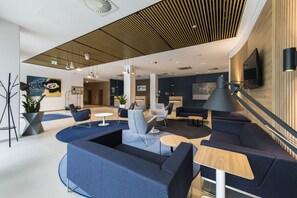 Reception - Holiday Inn Express Warsaw - Mokotow by IHG (Warsaw)