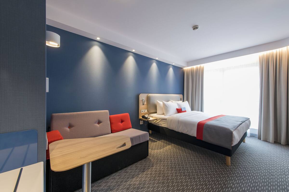 Standard Room, 1 Double Bed with Sofa bed (Free Breakfast) | In-room safe, laptop workspace, blackout curtains, soundproofing