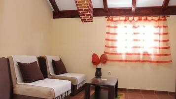 In-room safe, desk, laptop workspace, iron/ironing board