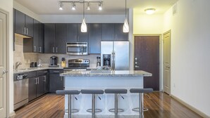 Unclassified image, 4 of 98, button - Elite Med Center Comfortable Condo Fully Equipped (Houston)
