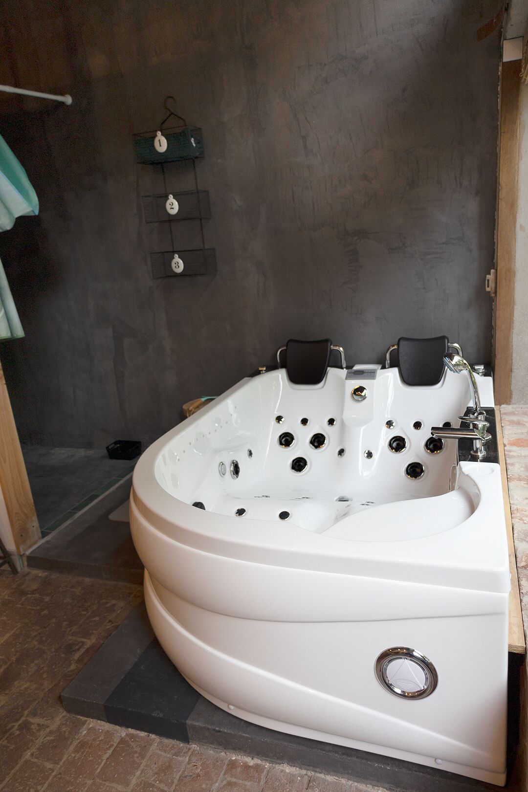 Caja de seguridad en la habitación y sistema de insonorización 