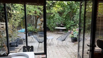 Honeymoon Loft | 1 bedroom, in-room safe, soundproofing, travel crib