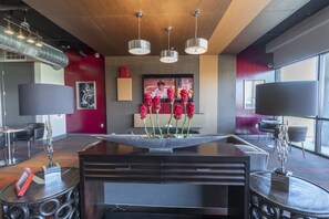 Lobby lounge - Luxury Med Center Fully Equipped King Sized Bed Condos (Houston)